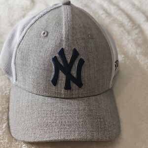 New YORK Yankees New Era Gray Fitted Hat Small / MEDIUM mlb